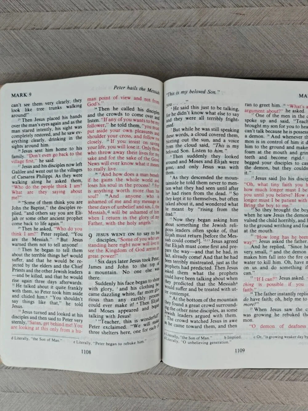 The Living Bible Paraphrased Large Print Edition Tyndale House 1971 Softcover